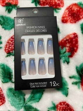 Ladybird Fashion Nails - Blue Ombre Press-On Set